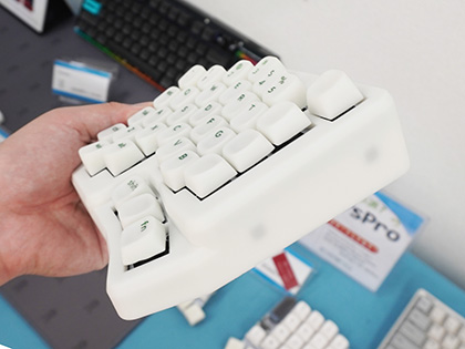 使いやすさを追求した左右分離型自作キーボードキット「Timothy」が 