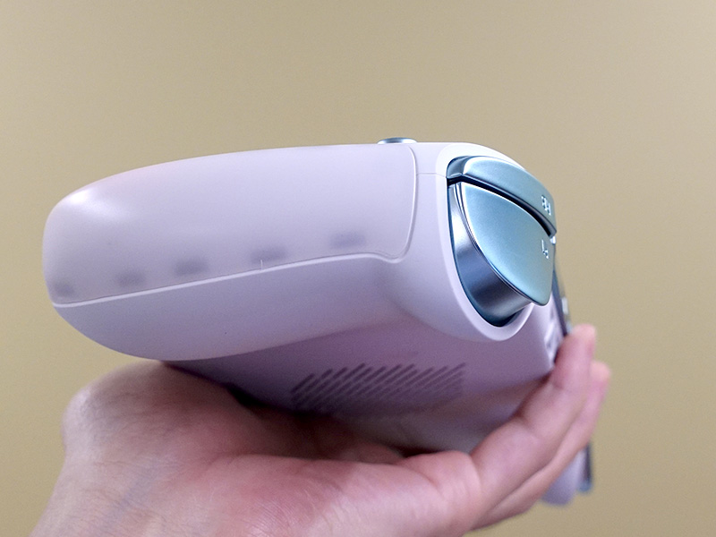 実機写真はいずれも開発サンプル機