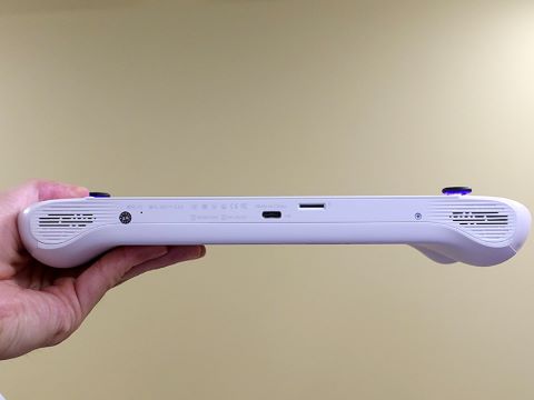 最高性能を謳うポータブルゲーミングPC「ONEXFLY」発表、高級感溢れる