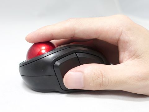省スペース性は最高峰？小型のワイヤレストラックボール「エレコム M