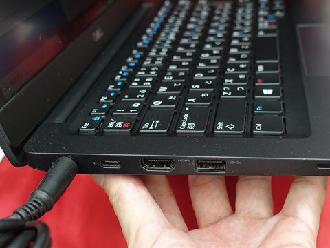 Latitude 7390 フルHD キーボードバックライト メモリ16GB Dell