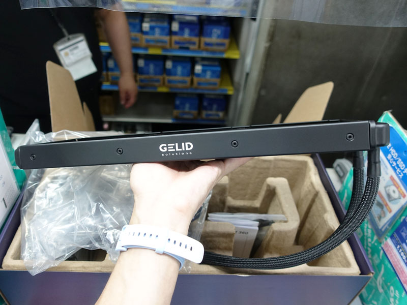 ラジエーター側面