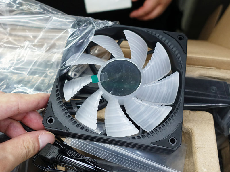 付属の冷却ファン