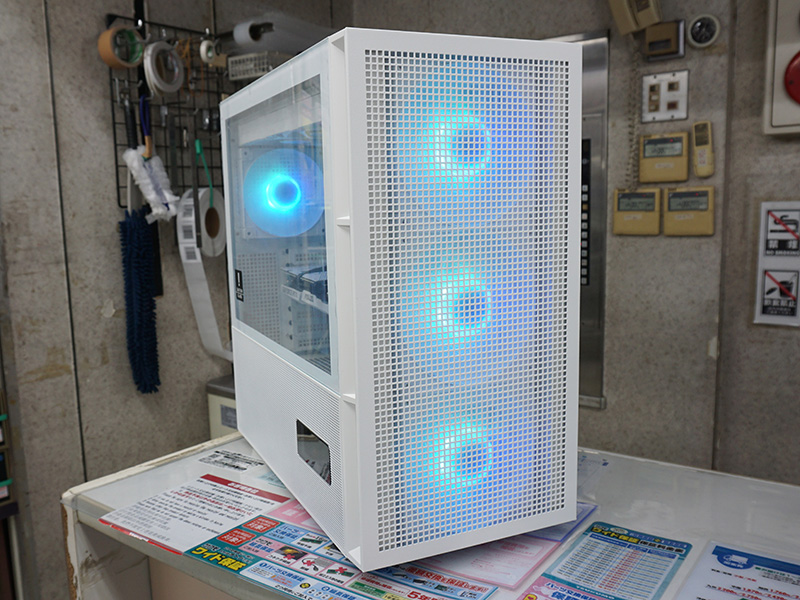 写真は「CH560 DIGITAL」のホワイトモデル