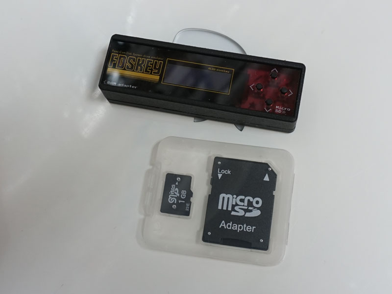 microSDカード 1GB付き