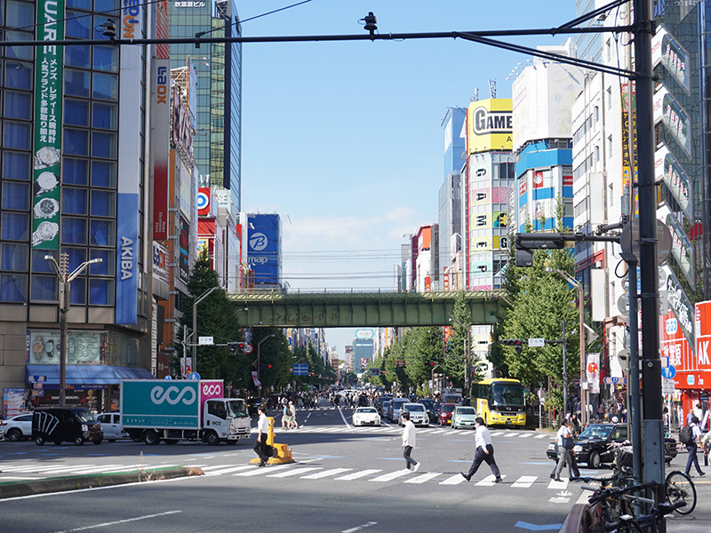 万世橋から撮影した中央通りの様子（8月18日(金)に撮影）