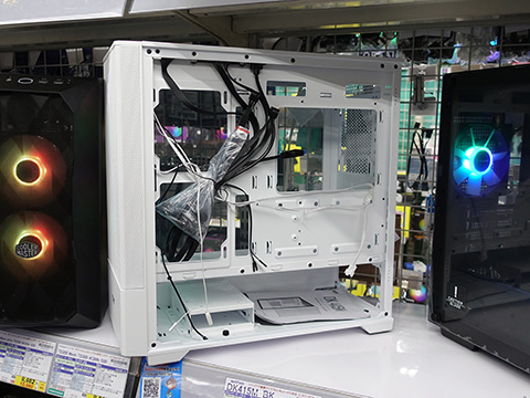 120mmファンが11基搭載できるミニタワーケース「DK415M」がdarkFlash
