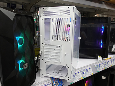 120mmファンが11基搭載できるミニタワーケース「DK415M」がdarkFlash