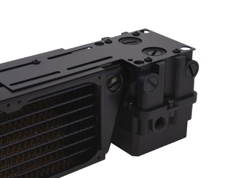 TDP800W対応のXeon用水冷ブロックがAlphacoolから、薄型リザーバーも