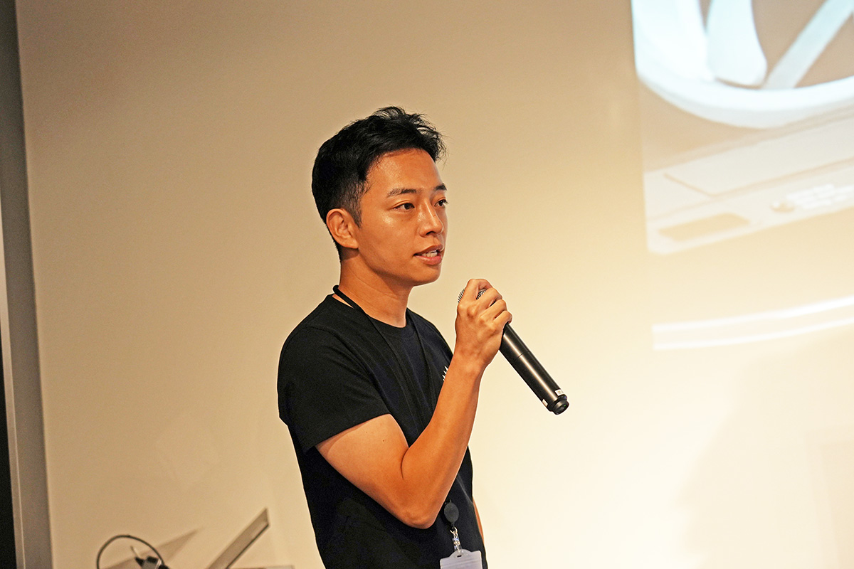 メインMCはCORSAIR ジャパンマーケティングマネージャーの神 冬旗氏が務めた。