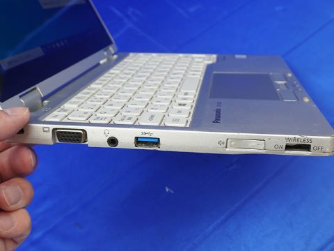 Core i5-7Y57搭載の10.1インチ2in1レッツノートが19,800円！中古PC