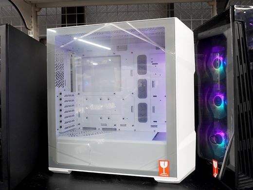 CoolerMasterのミドルタワーケース「MasterBox TD500 Mesh V2 White