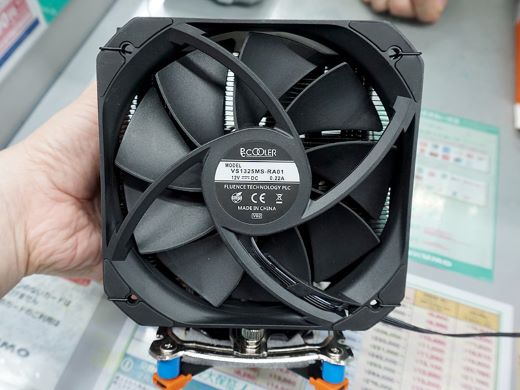 PCCooler製CPUクーラー向けの増設用130mmファン、カラーは2色