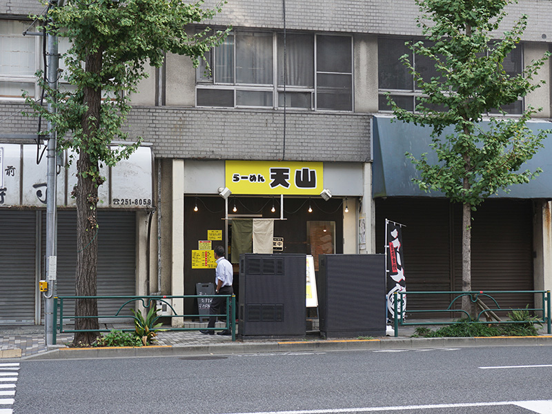 提供メニューは前のお店に引き続き二郎インスパイア系ラーメン