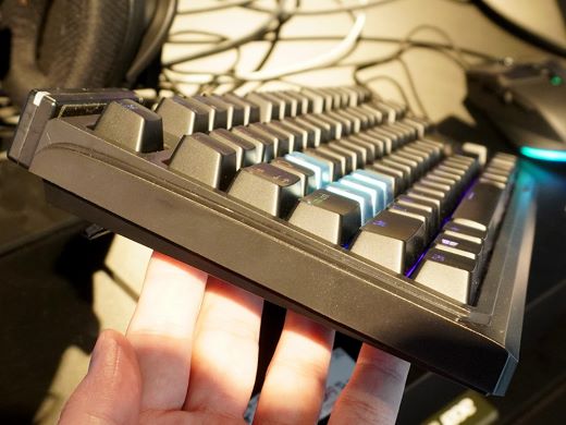 Acerのテンキーレスゲーミングキーボード「Predator Aethon 301 TKL