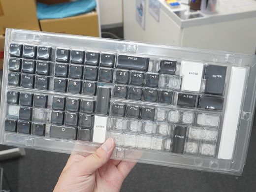 ロープロスイッチ向け交換用キーキャップセット「XVX Skyline R2