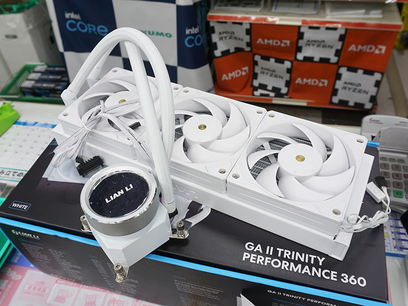 Galahad II Trinity Performance 360(写真は2023年7月発売時に撮影)