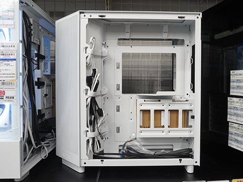 人気のNZXT製PCケースに新モデル、“斜めファン”搭載の「H6 Flow