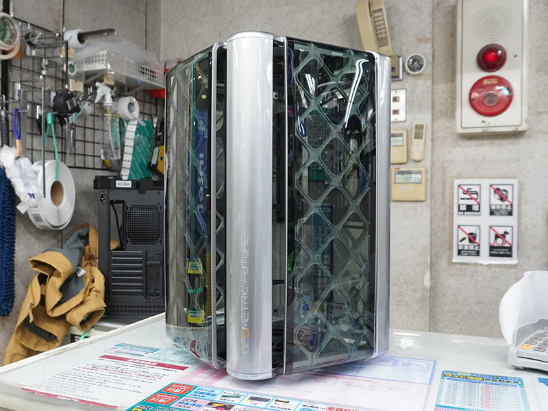 「Model 2 THE ARK Curved Glass」