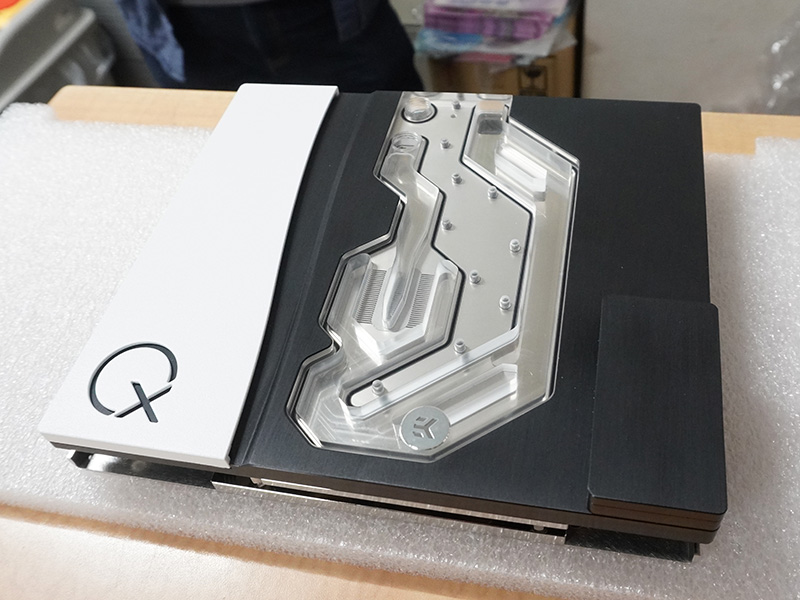 「EK-QuantumX CoolingStation Monoblock for PS5」