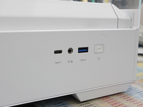 ピラーレスデザインの安価なミニタワーケース「P30 White」がZALMAN