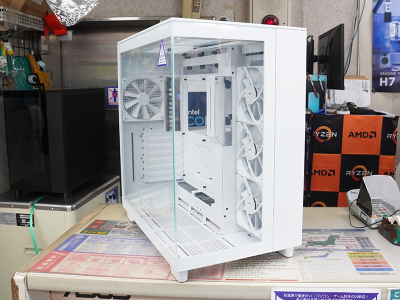 <a href="https://akiba-pc.watch.impress.co.jp/docs/news/news/1471670.html" class="deliver_inner_content i">NZXT H9 Flow</a>