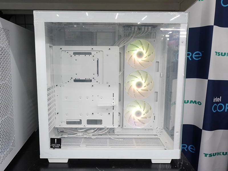 <a href="https://akiba-pc.watch.impress.co.jp/docs/news/news/1550771.html" class="deliver_inner_content i">DeepCool CH780</a>