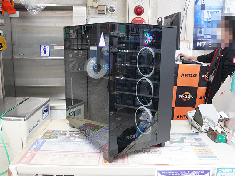 <a href="https://akiba-pc.watch.impress.co.jp/docs/news/news/1471670.html" class="deliver_inner_content i">NZXT H9 Elite</a>
