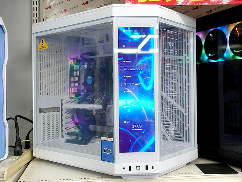 <a href="https://akiba-pc.watch.impress.co.jp/docs/news/news/1550490.html" class="deliver_inner_content i">HYTE Y70 Touch</a>