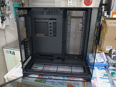 内部を見渡せるLian Liのピラーレスミドルタワー「O11 Vision」が登場