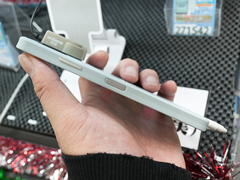 5Gスマホ「AQUOS wish3」が15,800円、nanoSIM+eSIM対応の未使用