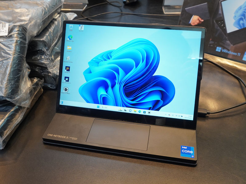 スタンドタブレットスタイル