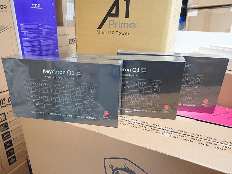 <a href="https://akiba-pc.watch.impress.co.jp/docs/news/news/1415340.html" class="deliver_inner_content i">音量調節などができるノブを装備した75%キーボード「Keychron Q1」の自作キット</a>