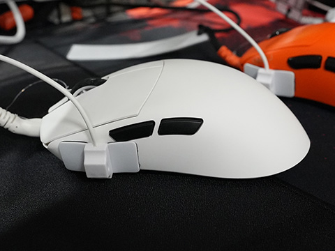 Lamzu Maya ゲーミングマウス　White 45g Lamzu MAYA X White | マウス | ゲーミングデバイス | ゲーミング | PC