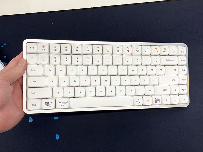 「Lofree FLOW White / linear switches」