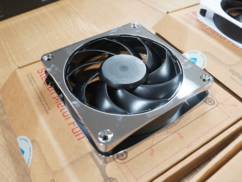 Alphacool Apex Stealth metal fan
