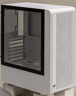 組み込みやすい小型ケース「DeepCool CC560」/小型ながら拡張性に