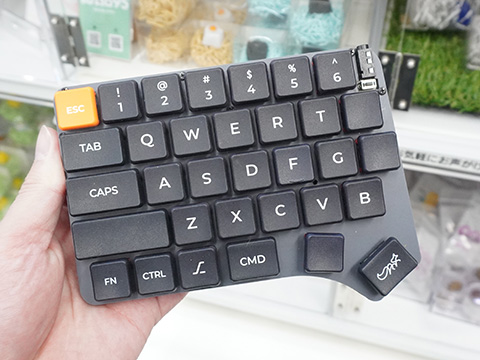 親指活用の分離式自作キーボード「Hatsukey70」が遊舎工房に入荷