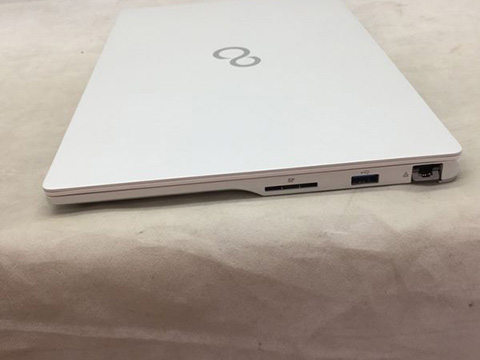 約920gと軽量な13.3型「LIFEBOOK」が79,990円、Core i7-1165G7搭載の