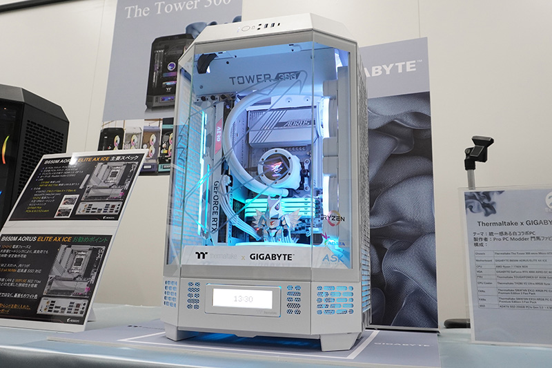 The Tower 300を用いて門馬ファビオ氏が制作したコラボPC