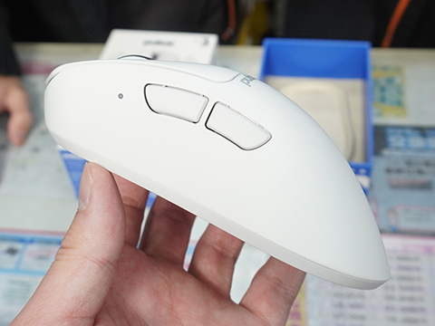 Pulsarの右利き用ゲーミングマウス「Xlite V3」にラージサイズモデル