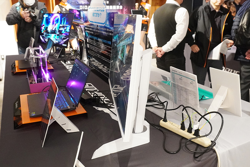 「M32U ICE」の試作機。