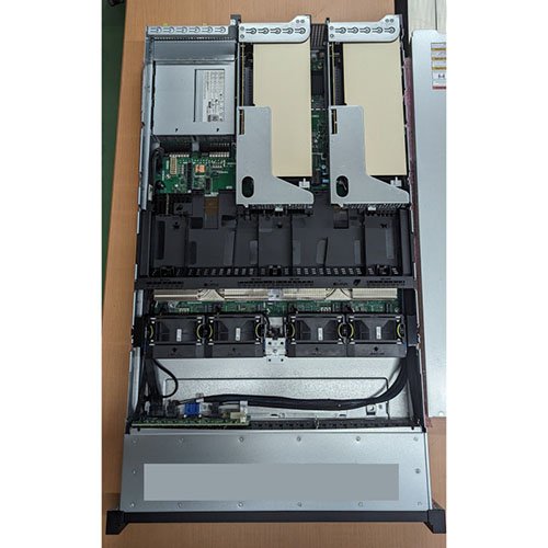 NVIDIA A100とXeon Gold 6354を各2基搭載したモンスターサーバーが890