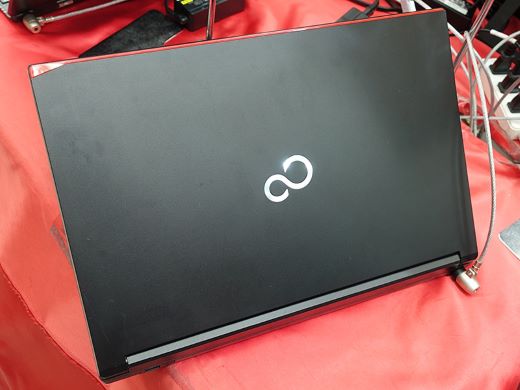 第7世代Core搭載の富士通15.6インチノートが12,800円！中古PCセール
