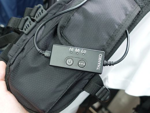 高所現場でも使える「ハーネス対応冷蔵ベスト」がサンコーから
