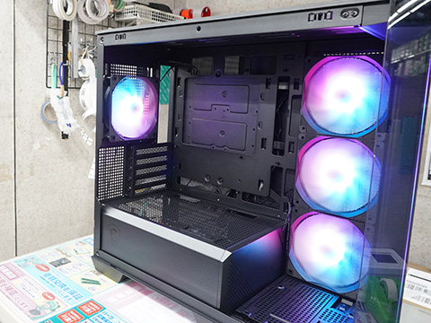 MSIのピラーレスPCケース「MAG PANO M100R PZ」が発売、背面コネクタ