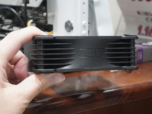 38mm厚/ARGB対応の120mmケースファン「Squama 3805」が入荷