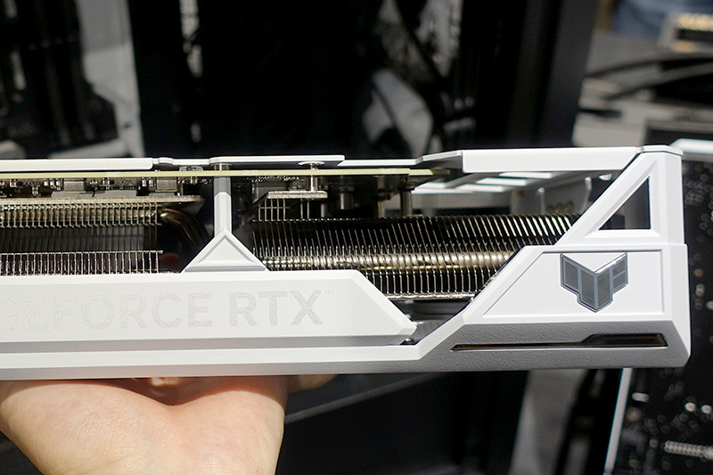 TUF GAMING GeForce RTX 4070 Ti SUPER BTF White OC Edition 16GB
