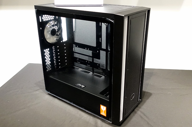 CoolerMaster MasterBox 600（想定売価16,400円～17,000円）