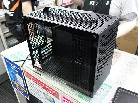 持ち運びに便利なハンドル付きケース「Jonsplus Z20」の新色が入荷